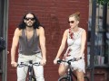Кэти Перри и Рассел Бренд: велопрогулка по Нью-Йорку