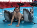 Экстремалка Могилевская искупала Кравчука с дельфинами!