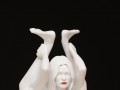 Необычную скульптуру Кейт Мосс продают с аукциона