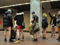 Тисячі людей по світу проїхалися у метро без штанів