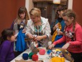 Ірма Вітовська провела майстер-клас з ляльок-мотанок для дітей з АТО