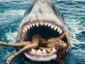 Фото Рианны в пасти акулы для Harper's Bazaar признали самой модной обложкой года
