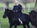 На коні: 91-річна Єлизавета ІІ знову опинилася в сідлі